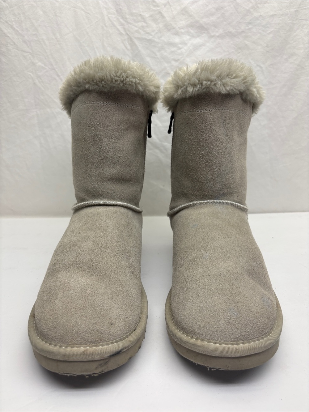Lamo cozy boots, SZ 9, box 49